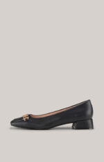 Unico Pina Slip-ons in Black