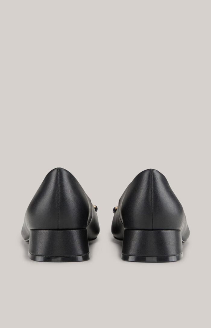 Unico Pina Slip-ons in Black