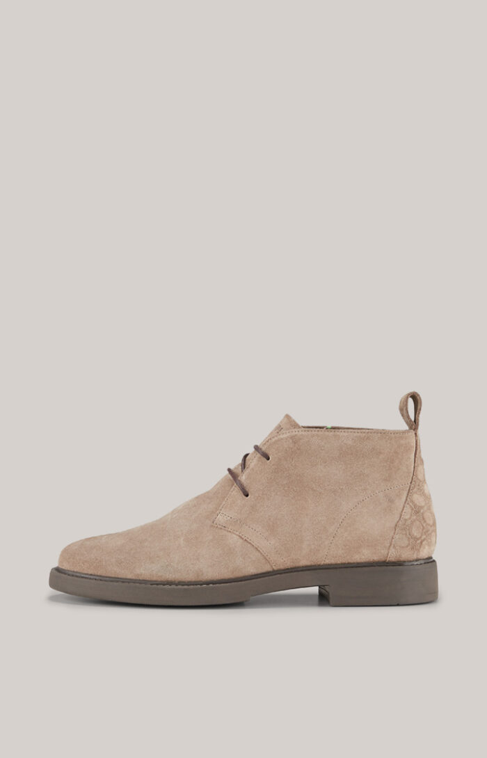 Low Boots in Suede in a lace-up design with Lyra perforations rounded toe embossed logo on the tongue and shaft reinforced heel leather insole layered heel and profiled rubber sole Heel height: 3 cm